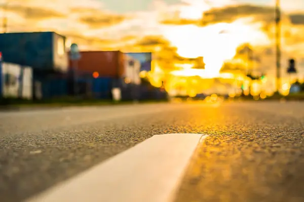 Sunset City View Headlights Approaching — Foto de Stock