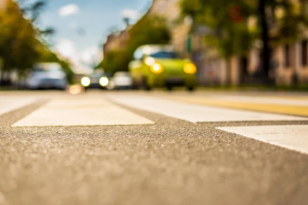 Clear Day Big City Cars Goes Street View —  Fotos de Stock