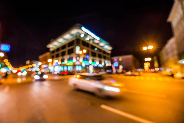 Nächte Lichter Der Großstadt Autos Fahren Die Allee Entlang Vorbei — Stockfoto