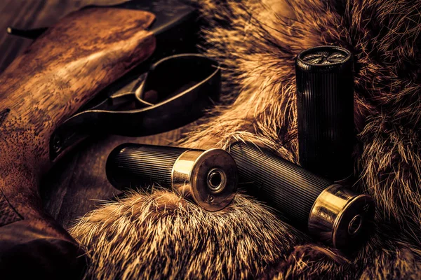 Hunting Rifle Lying Next Animal Fur Produced Black — Foto de Stock
