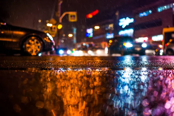 Дождливая Ночь Большом Городе Машина Перекрестке Взгляд — стоковое фото