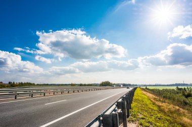 Kırsal kesimden şehrin manzarası