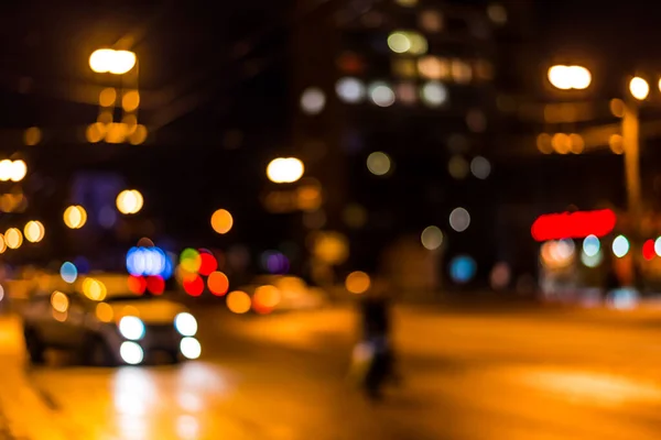 Nachtlichter Der Großstadt Autos Der Nacht Mit Fußgängern — Stockfoto