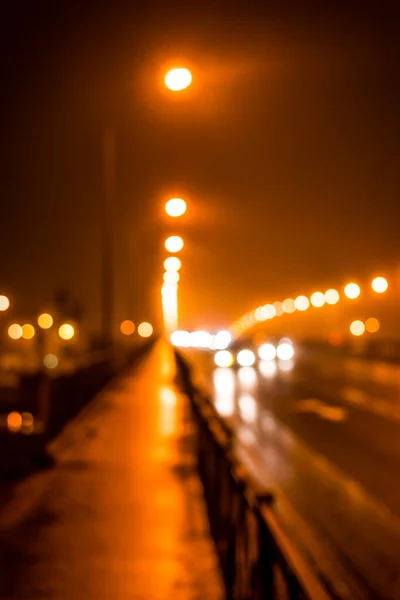Φωτεινά Φώτα Της Πόλης Νύχτα Πολυσύχναστη Κυκλοφορία Στο Δρόμο — Φωτογραφία Αρχείου