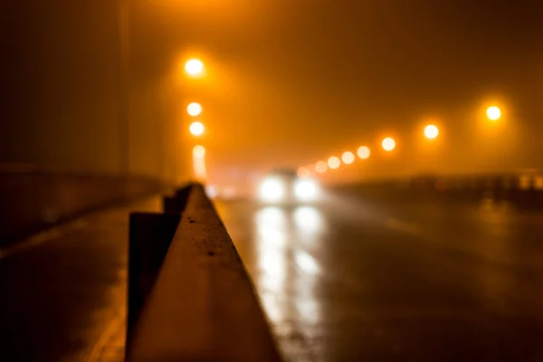 Luzes Brilhantes Cidade Noite Carros Passa Sobre — Fotografia de Stock