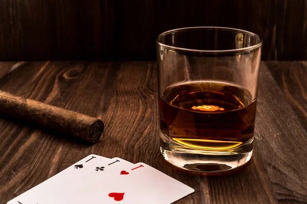 Glass Whiskey Playing Cards Cuban Cigar Woode — Stock Photo, Image