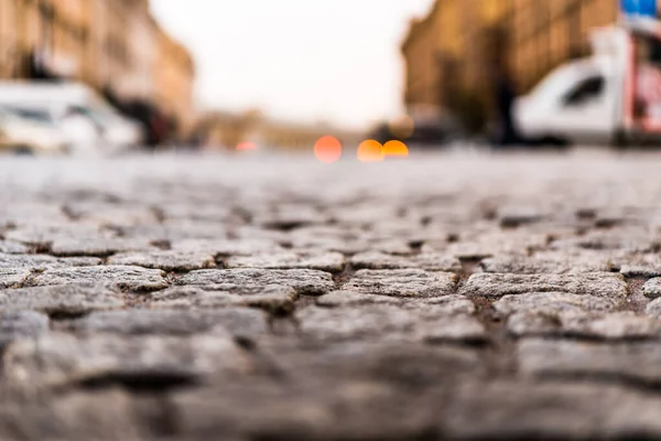 Centralny Plac Miasta Wybrukowany Kamieniem Światło Słoneczne Pada Chodnik — Zdjęcie stockowe