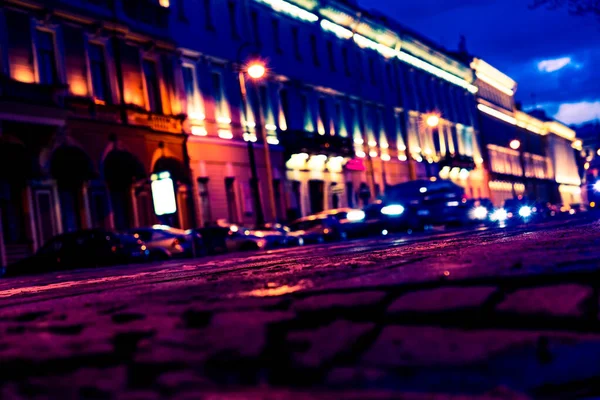 Las Luces Brillantes Ciudad Tarde Después Lluvia Faros Para —  Fotos de Stock