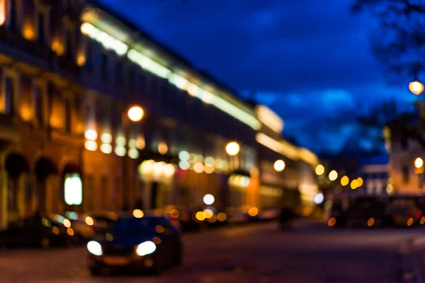 Das Helle Licht Der Abendstadt Das Auto Auf Der Straße — Stockfoto