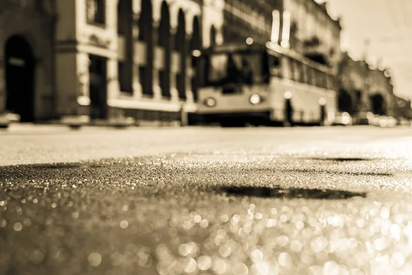 Città Una Giornata Sole Una Strada Tranquilla Città Dopo Pioggia — Foto Stock