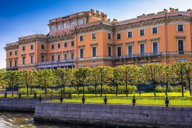 Aziz Michael'ın Kalesi