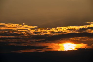 Yakında hava kararacak.