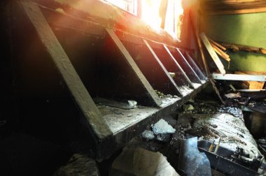 Terk edilmiş kirli kiler