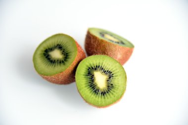 Dilimlenmiş meyve kivi