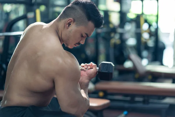 Ejercicio Entrenador Deportista Muscular Asiático Para Mantener Músculo Gimnasio Ejercicio —  Fotos de Stock