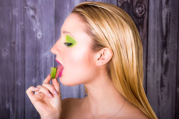 Model meets Lime — Stock Photo, Image