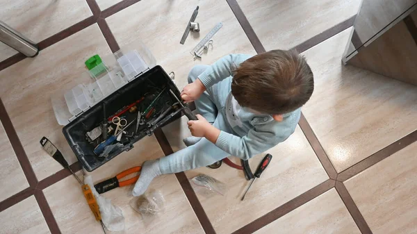 Child Playing Household Tools High Quality Photo — Stock Photo, Image