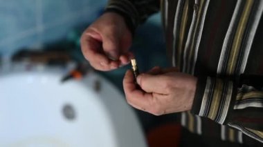 Damladığında evdeki musluğu tamir et