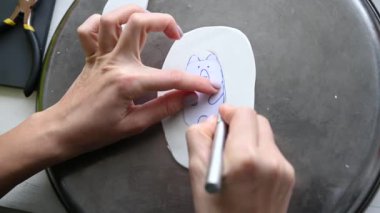 Polimer kil el işi, yakın plan. Yüksek kaliteli video