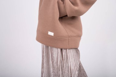 Kapsül bahar gardırobu konsepti. Boş etiketli kadın kıyafeti, logo. Sıfır atık. Yüksek kalite fotoğraf