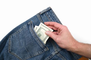 Kotun arka cebinden dolar alıyor.