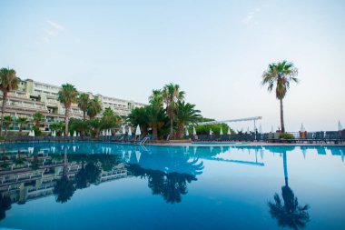 Terk edilmiş otel tatil köyü. Boş Otel. 