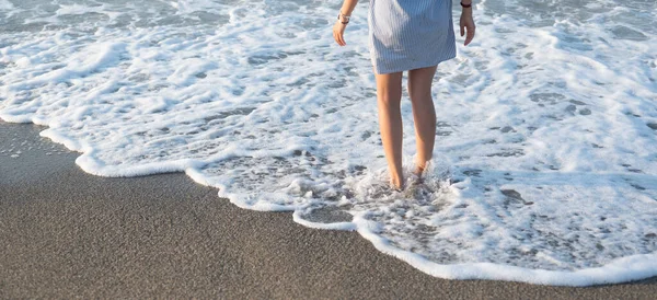 Piedi Femminili Mare — Foto Stock