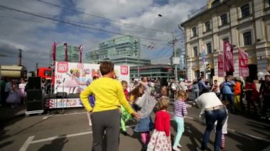 Çocuk dans öğrenmek