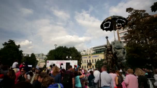 Pessoas no Tsvetnoy Boulevard — Vídeo de Stock