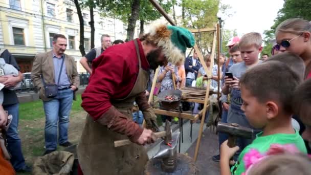 Medieval tradition of making armor — Stock Video