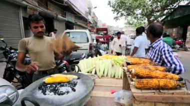 Sokak satıcısı müşteri için Mısır Gril.