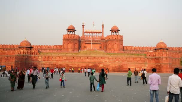 Les gens visitent Red Fort . — Video