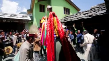 Tören Vashisht Tapınağı içinde.