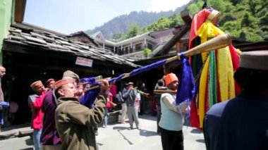 Tören Vashisht Tapınağı içinde.