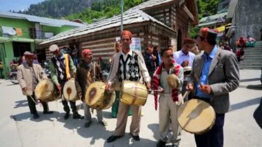 Tören Vashisht Tapınağı içinde.