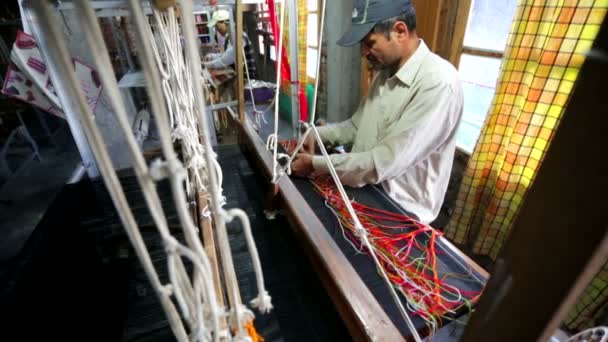 Weaver work handloom at workshop. — Stock Video