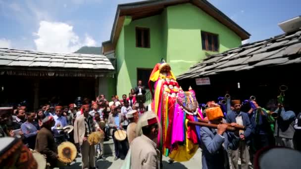 Ceremoni inne Vashisht templet. — Stockvideo