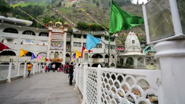 People visit the Temple of Lord Shiva. — Stock Video