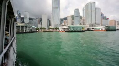 Feribot merkeze geldi