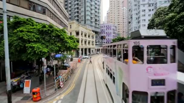 Hong Kong dubbeldekker tram — Stockvideo