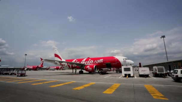 Aviões AirAsia Jet — Vídeo de Stock