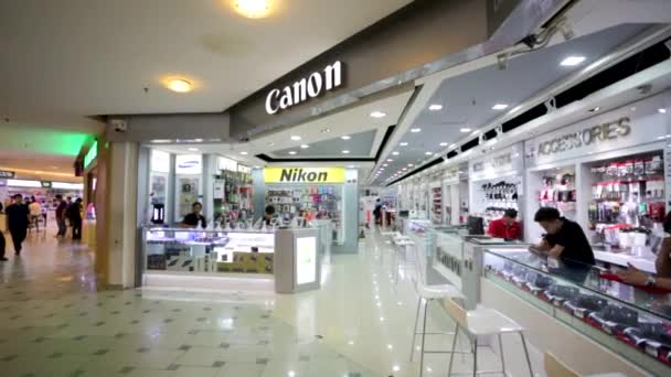 Canon winkel in Low Yat Plaza — Stockvideo