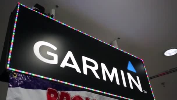 ショッピング モールで Garmin ロゴ — ストック動画