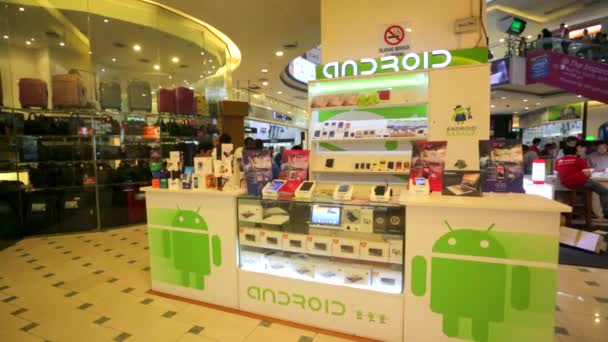 Loja Android em Low Yat Plaza — Vídeo de Stock