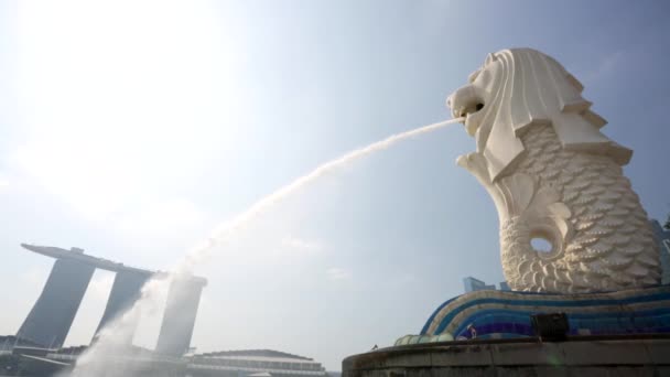 Merlion and Marina Bay Sands — Stock Video