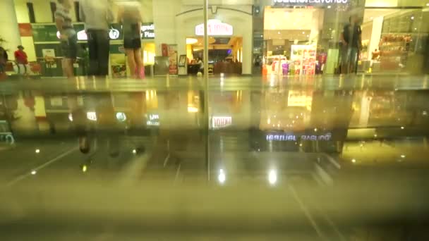Pessoas em Berjaya Time Square — Vídeo de Stock