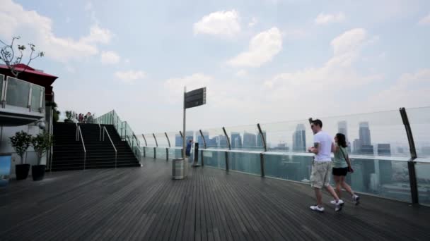 Turistas que visitam SkyPark — Vídeo de Stock