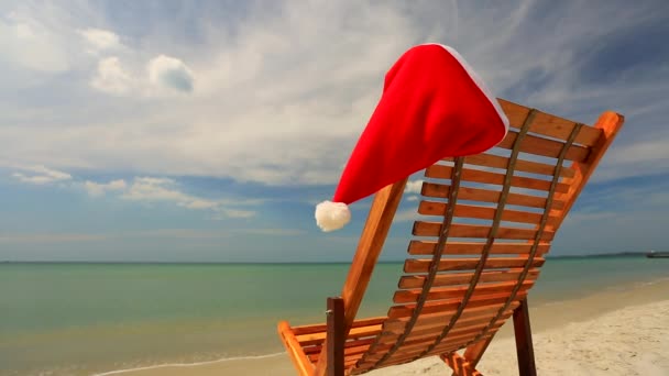 Sunlounger z Santa hat — Wideo stockowe