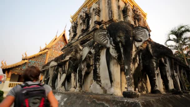 Wat chiang tempio uomo — Video Stock