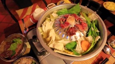 Khmer Barbekü hazırlanıyor